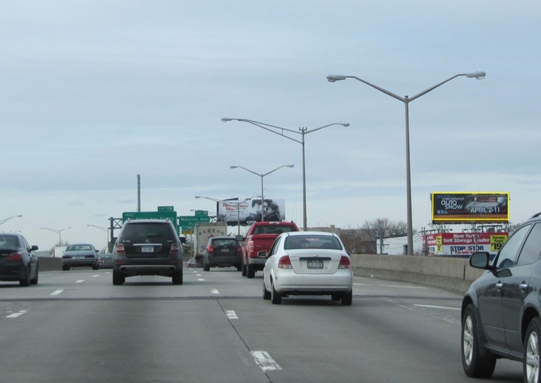 Location photo for LONG ISLAND EXPWY E/O GRAND AVENUE