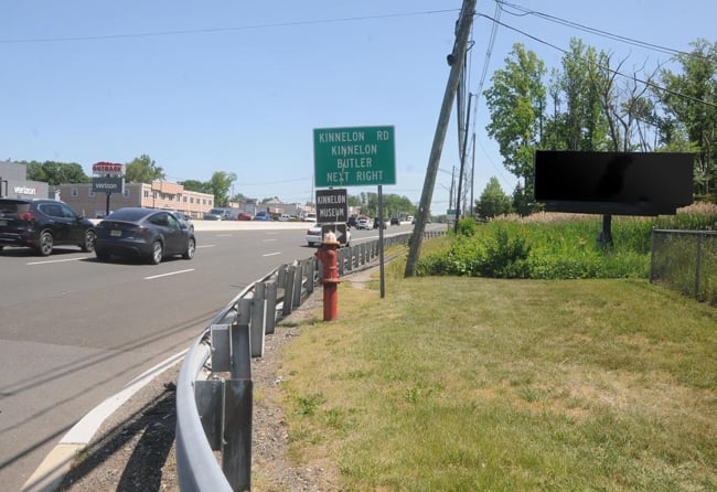 Location photo for NJ-23 near Bromat Plaza (Butler)