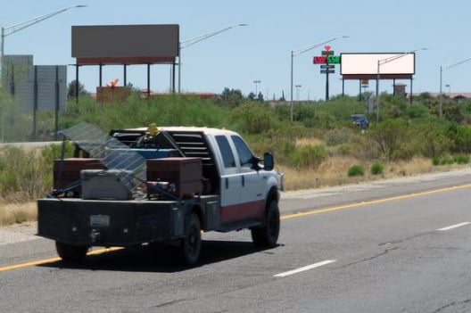 Location photo for I-10 SS 0.73mi E/O SH 90 mm 302.73 F/E - 1