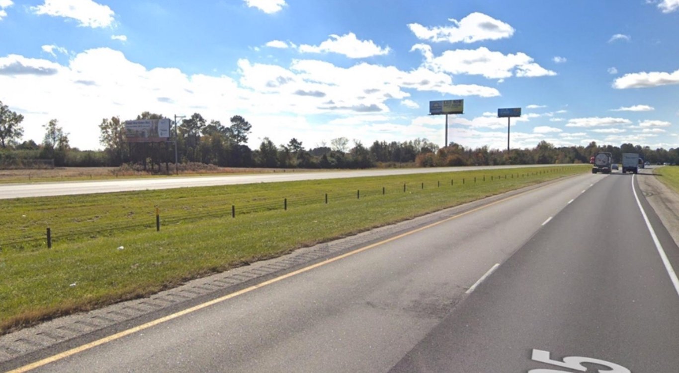 E/S I-95 1.4MI N/O BUFF RD (EXIT 108) Media