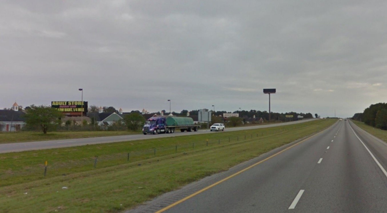 E/S I-95 .8 MI N/O HWY 301 Media