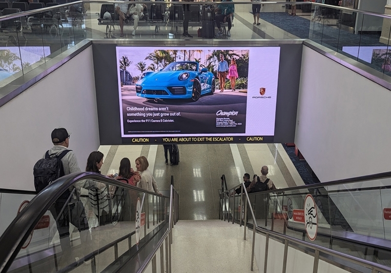 Escalator Digital Network - Terminal 2 & 4 - Package of 2