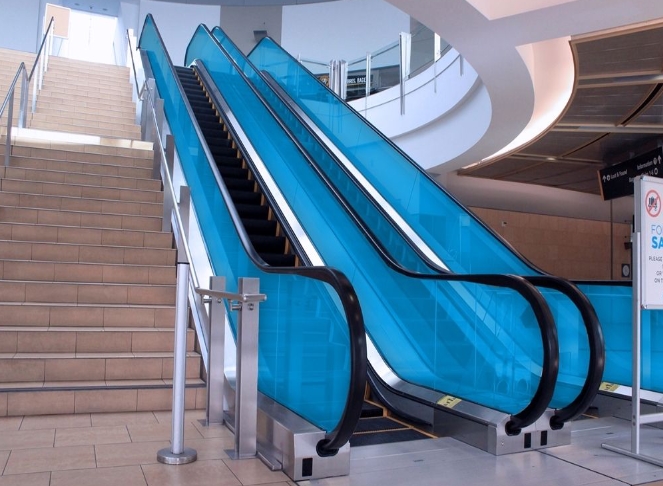 Terminal 2 - Escalator Wrap