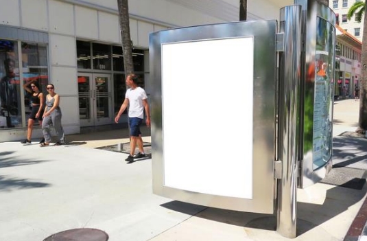 Location photo for Meridian Ave near Sunglass Hut, South Beach (Miami Beach)