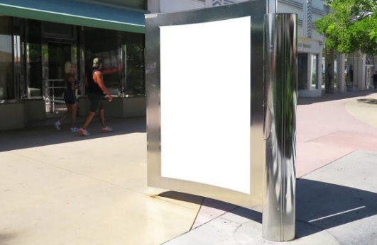 Location photo for Lincoln Rd near Sunglass Hut, South Beach (Miami Beach)