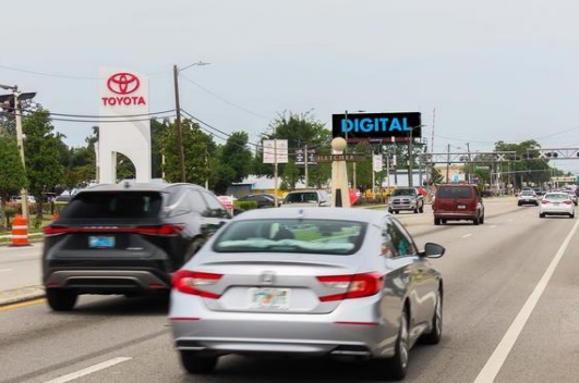 Location photo for E Fletcher Ave near Nebraska Ave @ Fletcher Ave MetroRapid (Tampa)