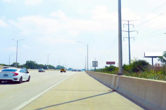 Location photo for Lee St near Briarwood Plaza Shopping Center (Elk Grove Village)