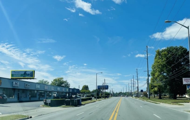 Location photo for Versailles Rd near Versailles @ 1306 (MECU/Ale8) (Lexington)