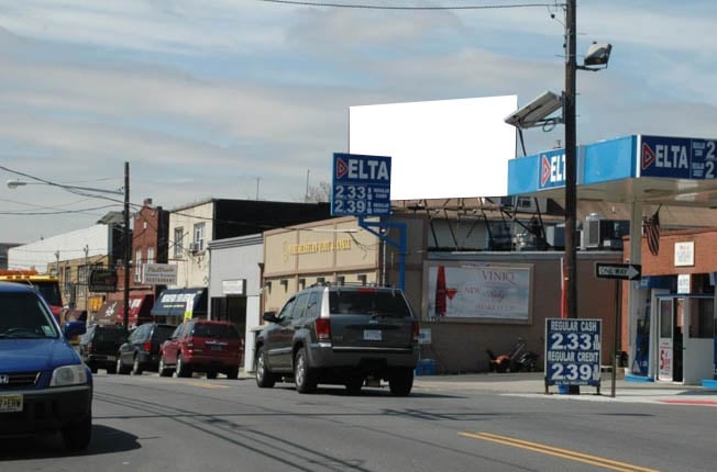 W/S 239 Main Ave S/O Ascension St F/N Media