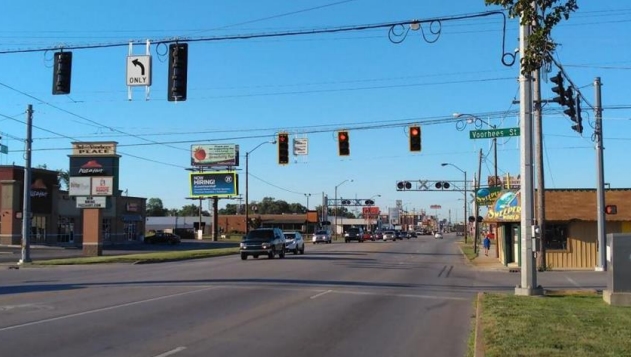 US 41 S, 2400 S 3RD ST. @ VOORHEES ST. - BOTTOM Media