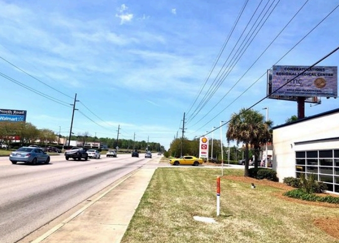 178 400 ft W/O WILLINGTON DR NS Media