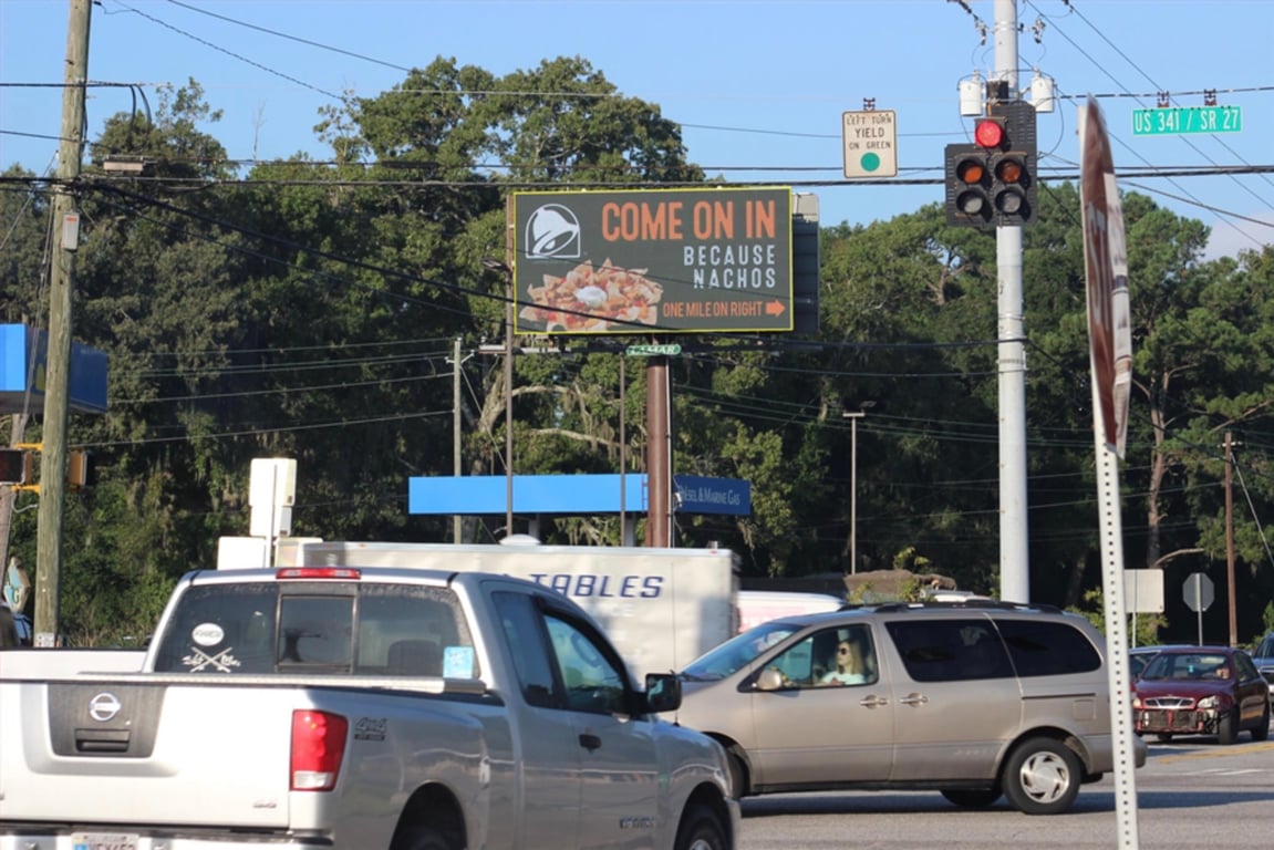 S/S US 303 225' W/O US 341 F/E Media