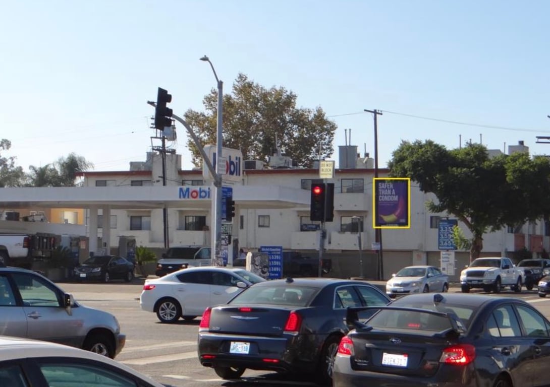 CADILLAC AV SL 98' W OF LA CIENEGA BL EF Media