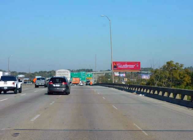 I-65 S E/L .1 MI S/O 3RD AVE N EXIT 260 Media