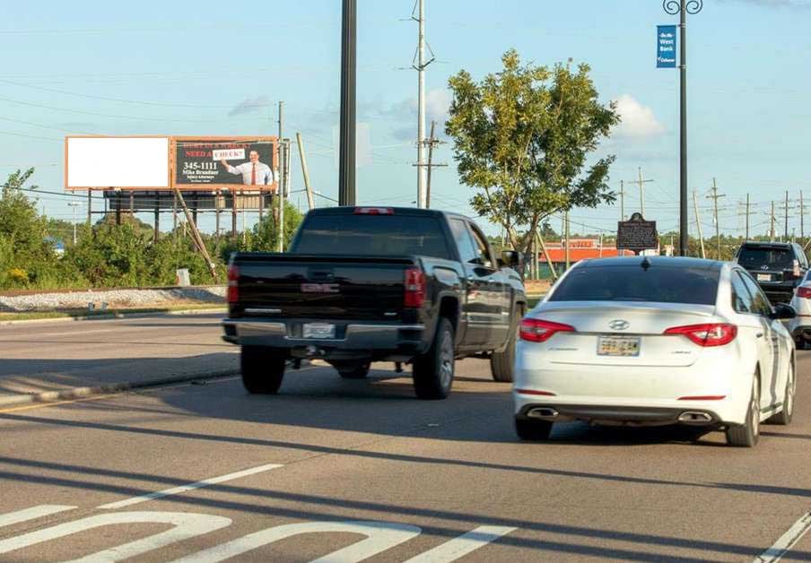 2615 Belle Chasse Hwy N/S F/W Media