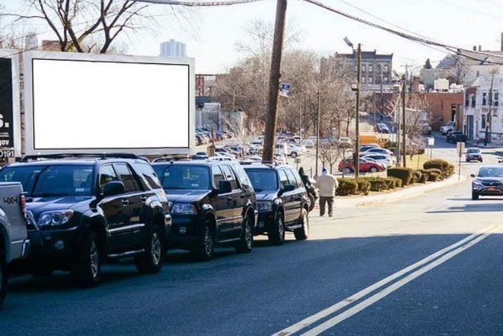 Location photo for E 1st St near Mount Vernon East, South Side (Mt Vernon)