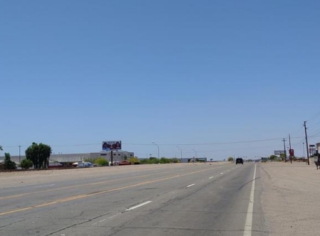 S/S 32ND ST 1/4 MI E/O AVE 3E F/E Media