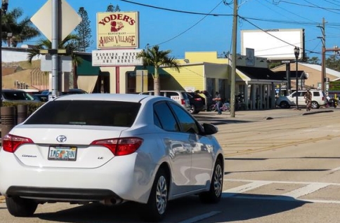 Location photo for Bahia Vista St near Bahia Vista St @ Graber Ave (Sarasota)