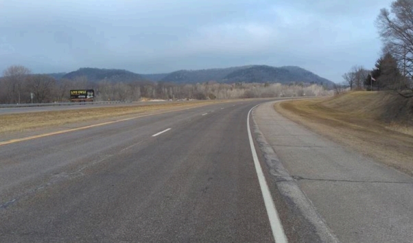 US 61 0.3 MI S/O MN 248 WS Media