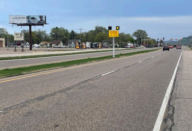US 61 0.8 mi W/O US 14 NS, P1 Media