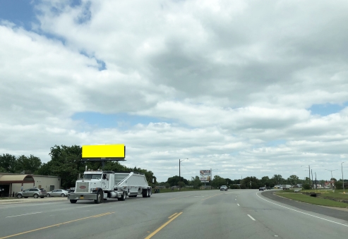 N/S of Hwy 79, 1000 feet S/o Alamo St. Hearne, TX, S/F