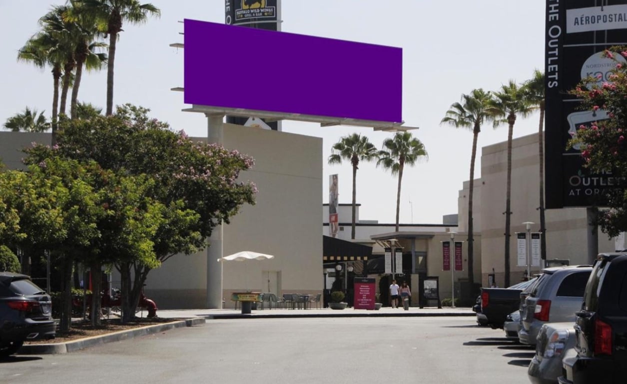 The Outlets @ Orange & Finish Line (NO EXT) % F/N Media