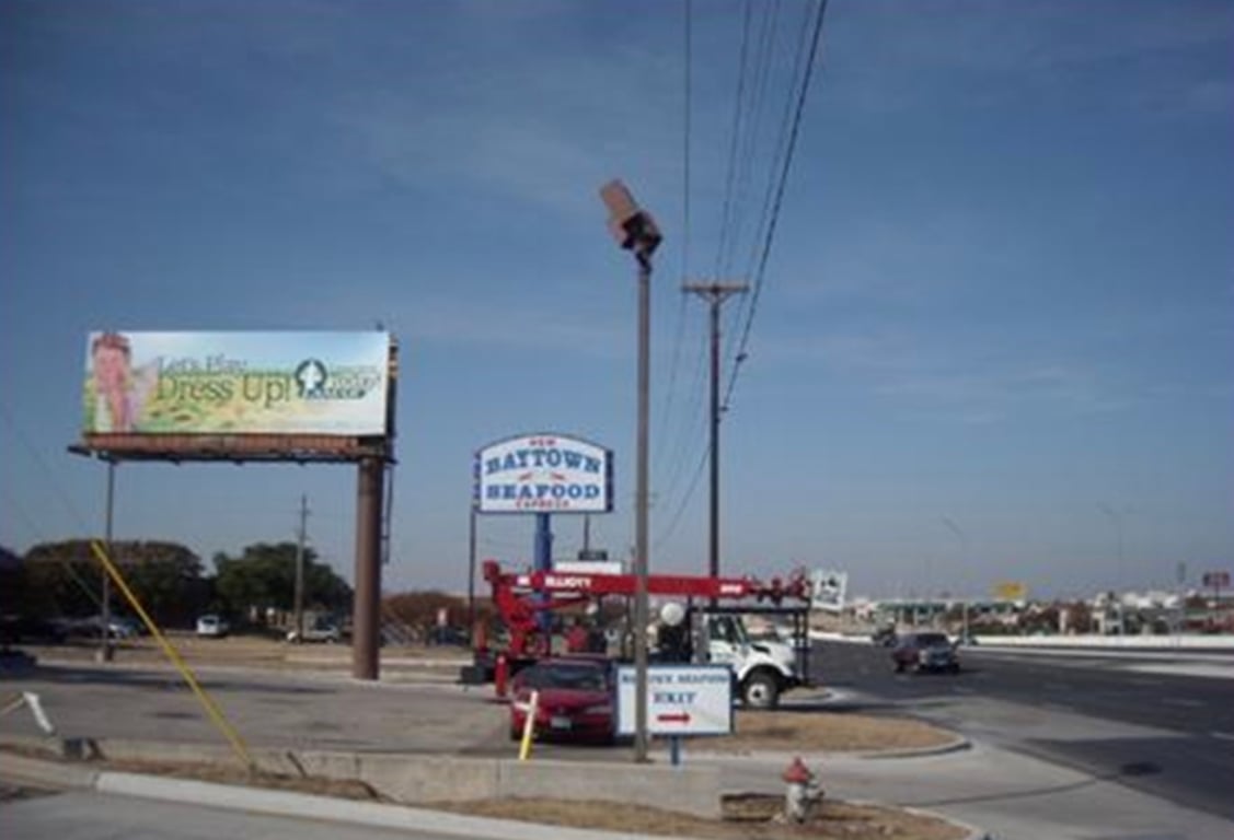 S/S LOOP 363 .2 MI W/O 31ST STREET Media