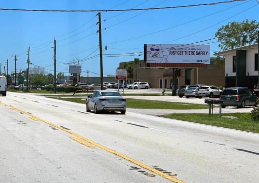 METRO PARKWAY 1 MI. S/O COLONIAL WS/SB Media