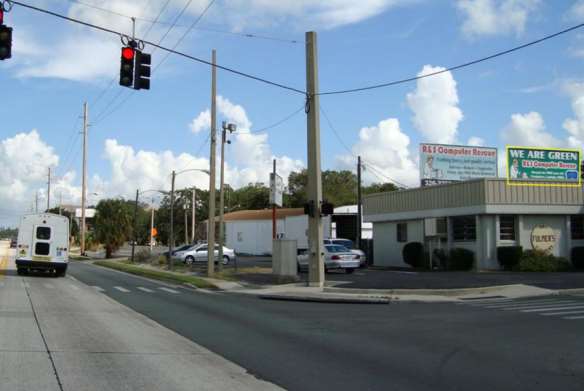 US 27 E/S 400' S/O SUNSHINE AVE P/2 (Right) Media