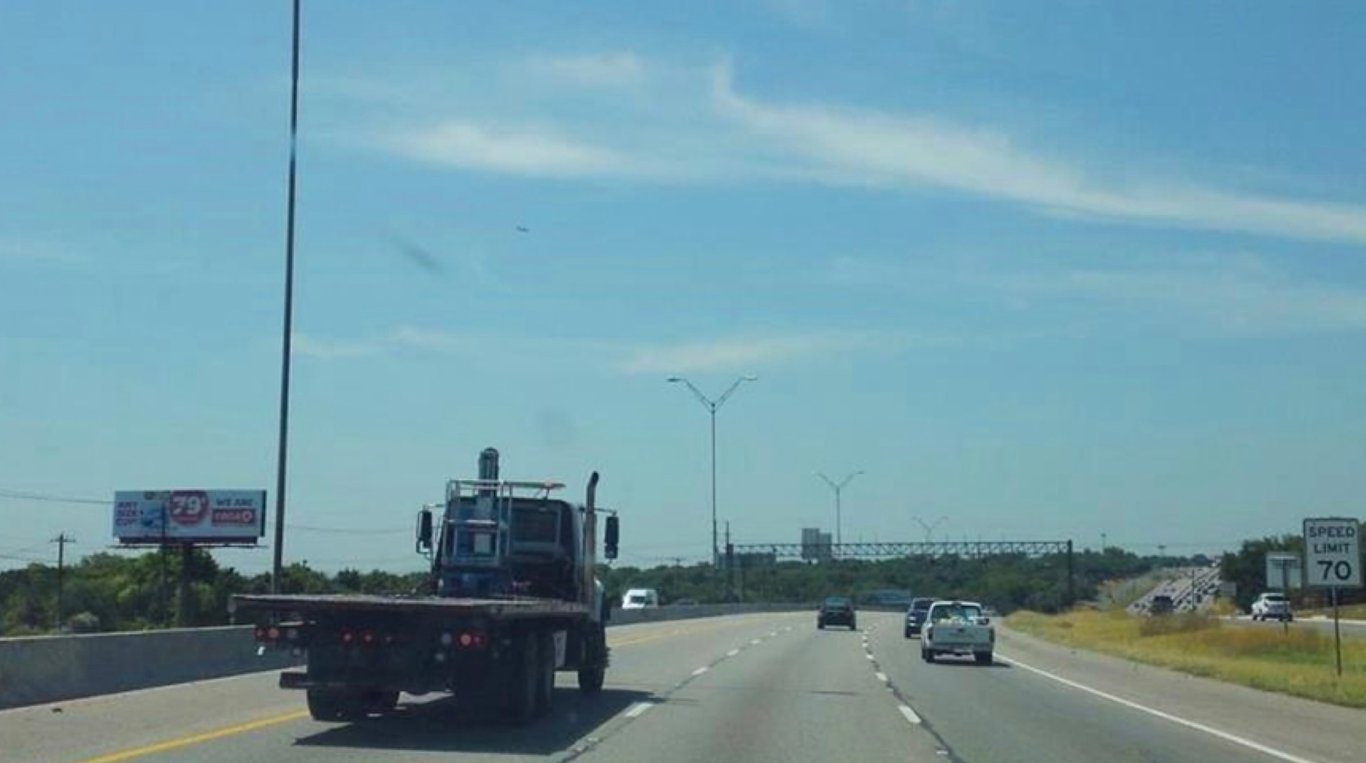 Location photo for I-35-EAST SIDE, .25 MI S/O YAGER LANE