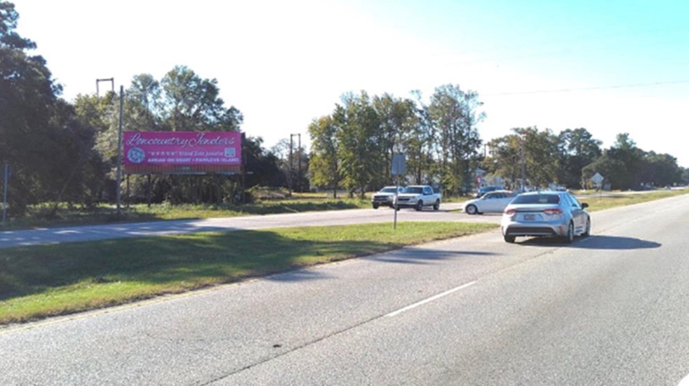 US HWY 17 S E/S 650 FT S/O WACHESAW RD Media