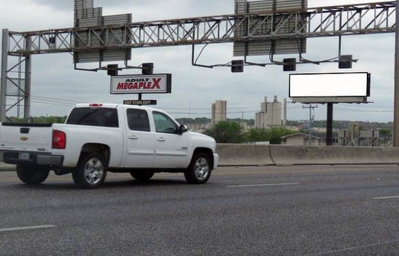 Location photo for N Interstate 35 near I-35 S Access Rd. In Front Of 9503, Uptown Central (San Antonio)