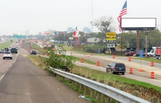Location photo for E Loop 820 S near ZaGardens Market, Carver Heights East (Fort Worth)