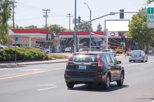 Location photo for Broadway near Broadway & 24th St (WB), Southeastern Sacramento (Sacramento)