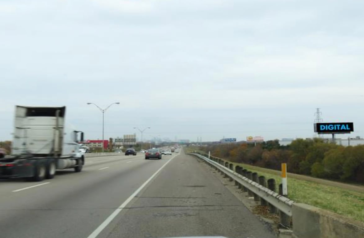 Location photo for Stemmons Fwy near Harry Hines @ Webb Chapel Ext - S - MB (Dallas)