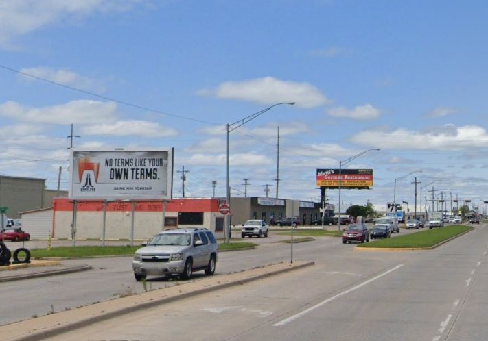 Lee Blvd, .11 mi E/O Sheridan Rd S/S, E/F Media