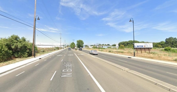 Beale Rd SL 50' e/o Avondale FE (Right) Media