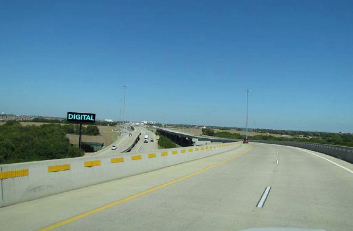 Location photo for DIGITAL Hwy 161 WS 0.1mi N/O I-20 F/S - 1