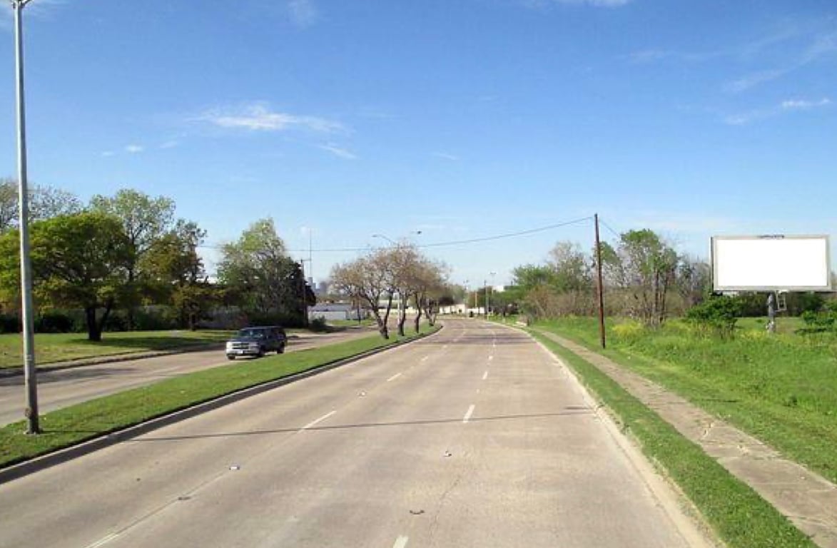 Location photo for Kiest @ Southerland - S - MB2 (Dallas)