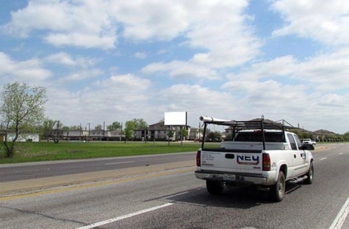 Location photo for S Great Trinity Forest Way near Grt Trinty @ Pemberton Hill - E- NS (Dallas)