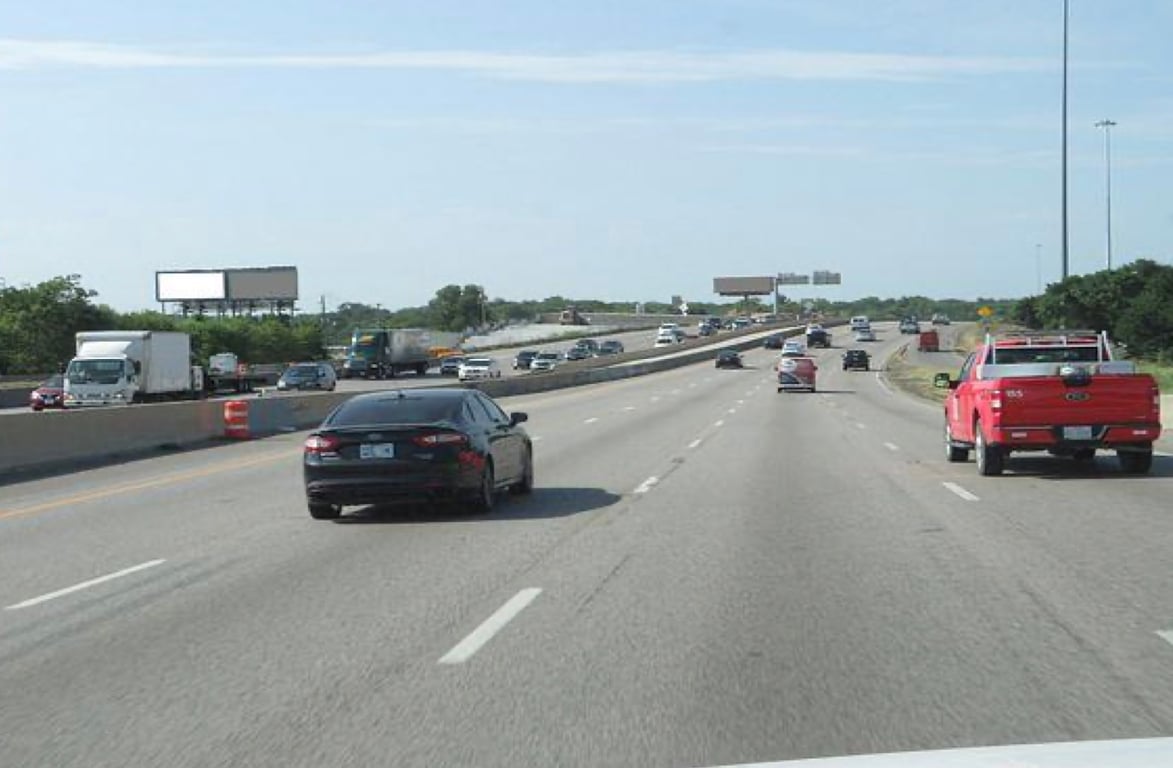 Location photo for S Beckley Ave near Zang @ Suffolk - N - MB, Cedar Crest (Dallas)