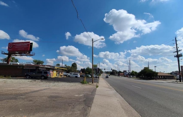 Location photo for S Oneida St near Leetsdale Dr & S Oneida St, East (Denver)