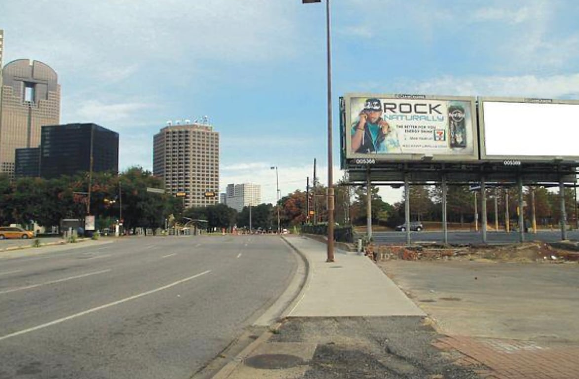 Location photo for S Pearl Expy near UNT Dallas College of Law, Dallas Downtown Historic District (Dallas)