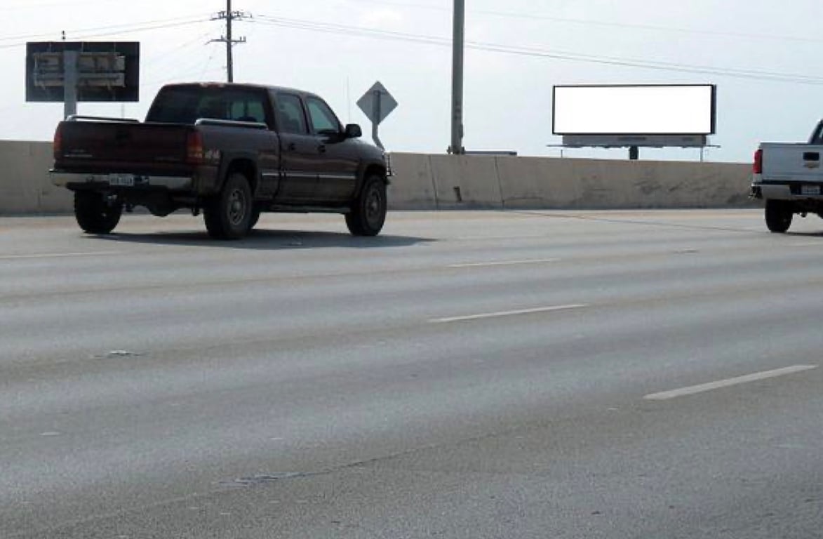 Location photo for S Piedras Dr near Nw Loop 410 E Access Rd & E Pierdas, Near Northwest (San Antonio)