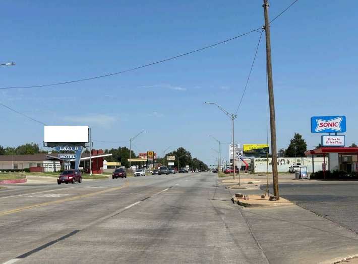 US 81 0.75 mi S/O US 412 WS Media