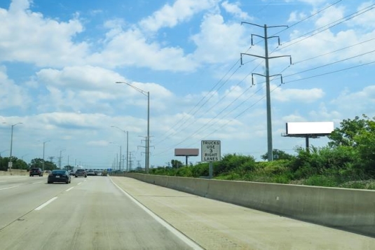 Location photo for Lee St near Briarwood Plaza Shopping Center (Elk Grove Village)