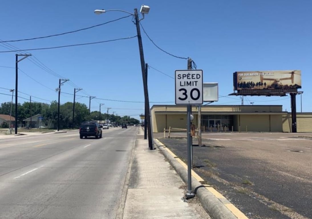 LAURENT E/S .25 MI S/O AIRLINE SF RHR