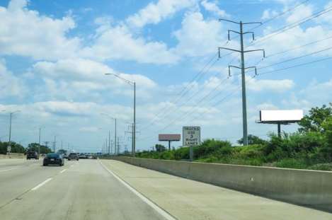 Location photo for Lee St near Briarwood Plaza Shopping Center (Elk Grove Village)