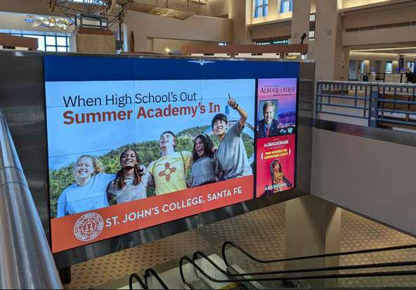 Escalators - Large Single Video Wall