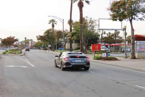 Location photo for University Ave near Chicago + University, University (Riverside)